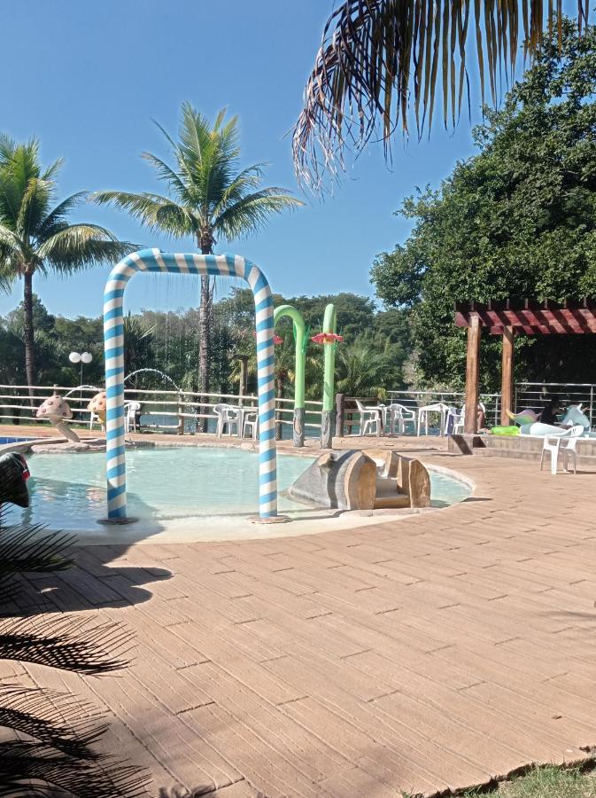 Flat No Pontal Do Lago Caldas Novas Kültér fotó