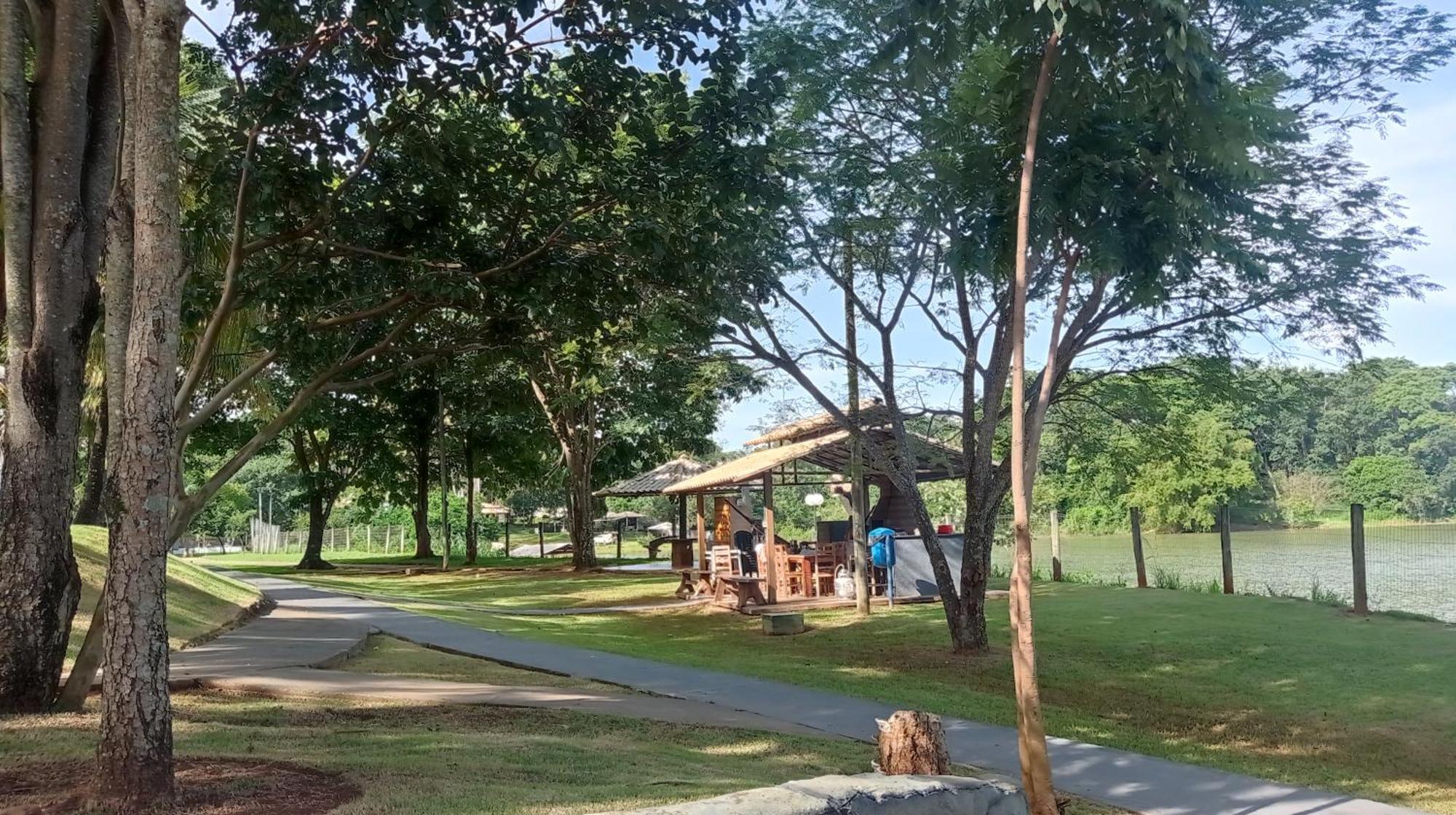 Flat No Pontal Do Lago Caldas Novas Kültér fotó